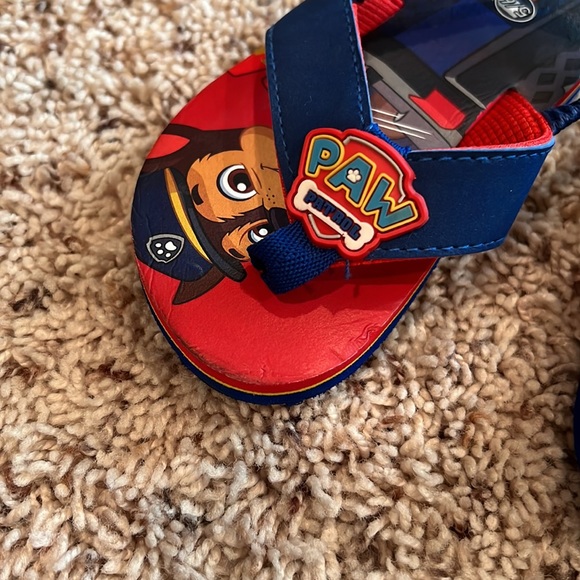 NWOT toddler boy’s Paw Patrol flip flops size 5/6 🐾 - Picture 3 of 3